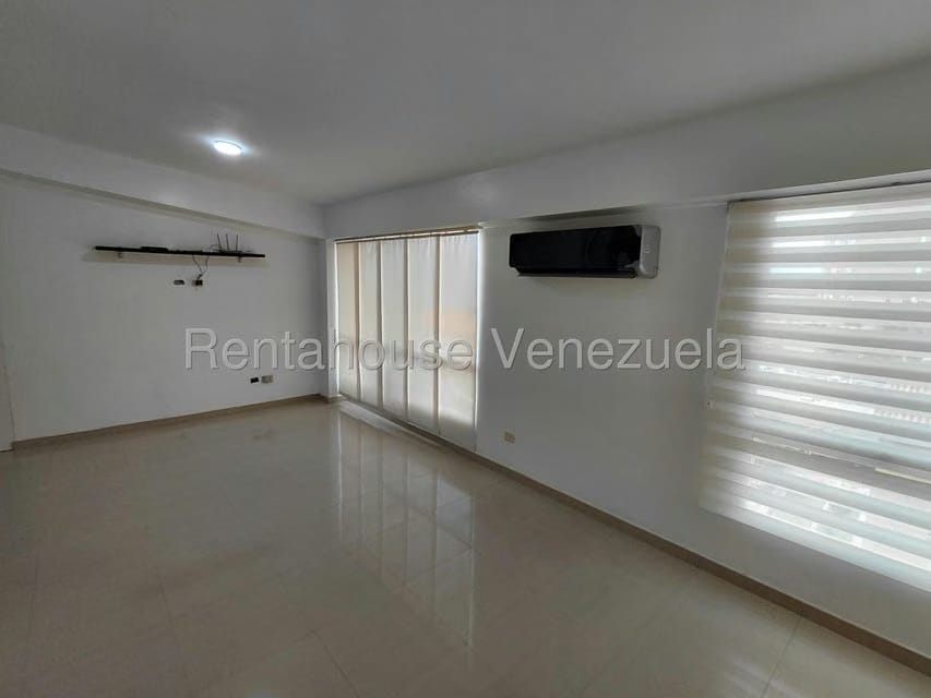 Apartamento (1 Nivel) en Alquiler en Miravila, Distrito Metropolitano - 7