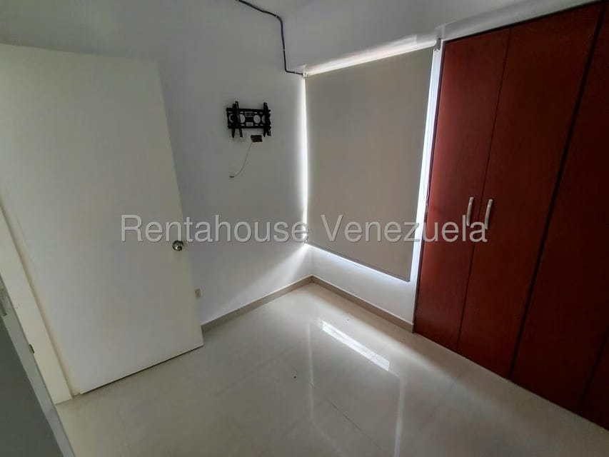 Apartamento (1 Nivel) en Alquiler en Miravila, Distrito Metropolitano - 8