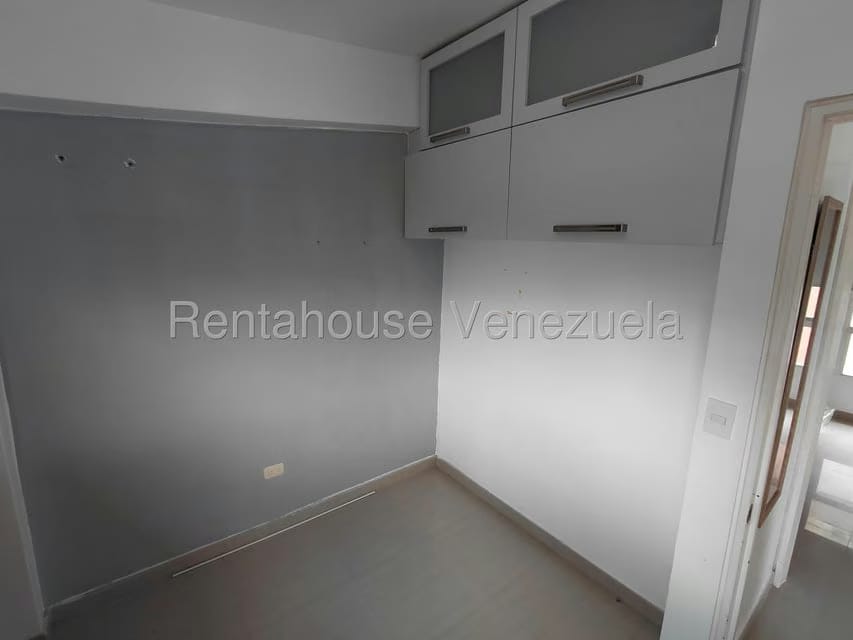 Apartamento (1 Nivel) en Alquiler en Miravila, Distrito Metropolitano - 9