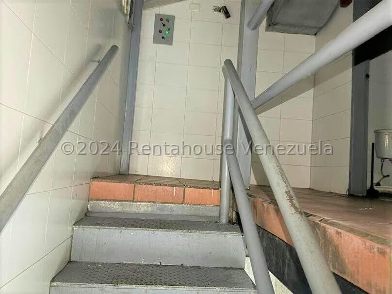 Comercial (Local Comercial) en Alquiler en Parroquia Juan de Villegas, Lara - 16