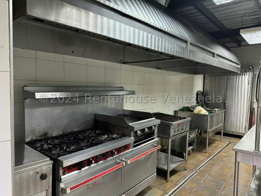 Comercial (Local Comercial) en Alquiler en Parroquia Juan de Villegas, Lara - 10