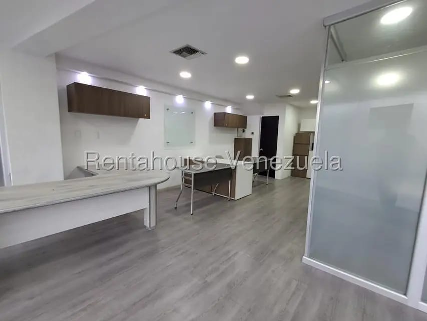 Comercial (Local Comercial) en Alquiler en Prebo II, Carabobo - 2