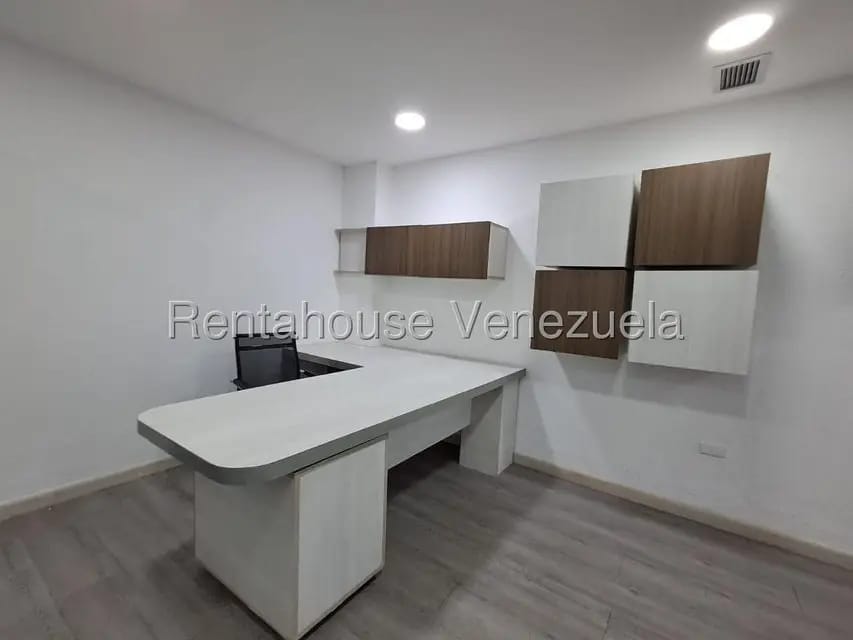 Comercial (Local Comercial) en Alquiler en Prebo II, Carabobo - 13