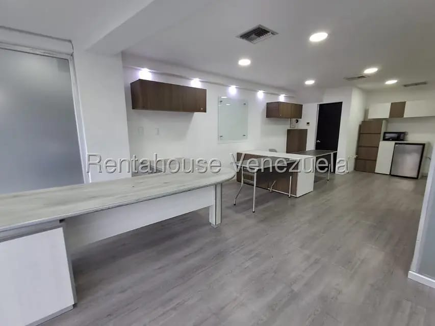 Comercial (Local Comercial) en Alquiler en Prebo II, Carabobo - 17