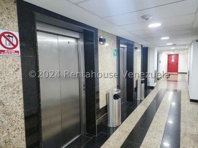 Comercial (Oficina) en Venta en La Lagunita Country Club, Distrito Metropolitano - 3