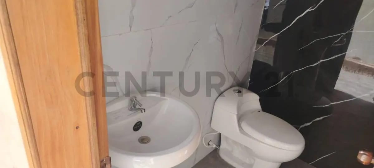 CASA EN PLAYA EL AGUA CON POTENCIAL TURISTICO Y COMERCIAL - 11