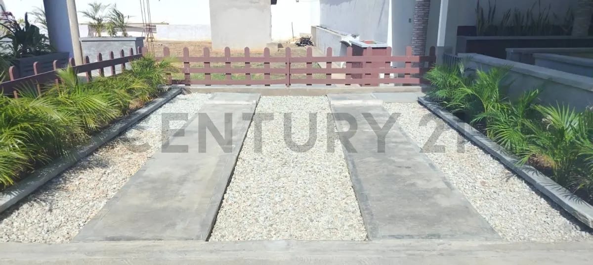 CASA EN PLAYA EL AGUA CON POTENCIAL TURISTICO Y COMERCIAL - 13