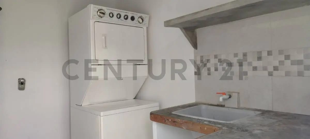 CASA EN PLAYA EL AGUA CON POTENCIAL TURISTICO Y COMERCIAL - 14