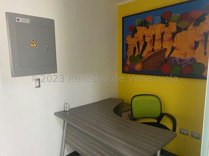 Comercial (Local Comercial) en Venta en Macaracuay, Distrito Metropolitano - 2