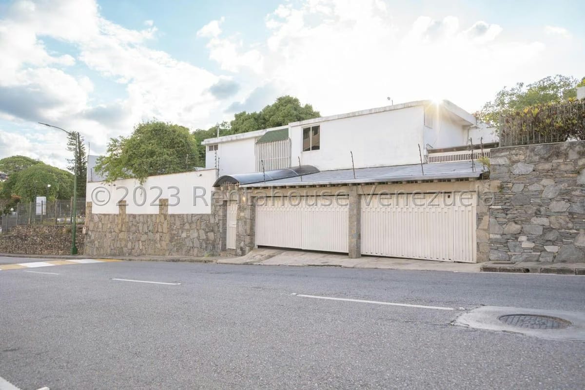 CASA EN VENTA SELENE MARIN – MLS#23-31174