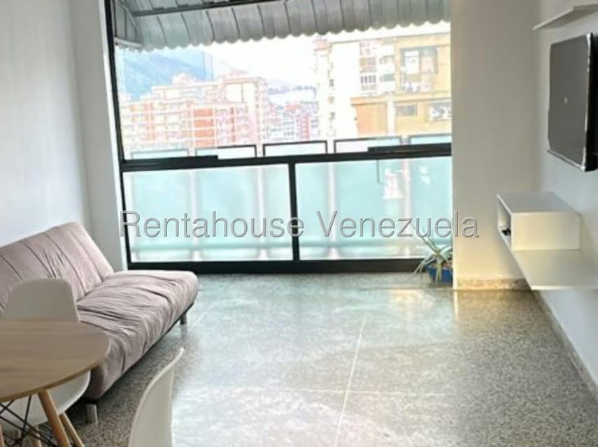 Apartamento (1 Nivel) en Alquiler en Parroquia San Jose, Distrito Metropolitano - 3