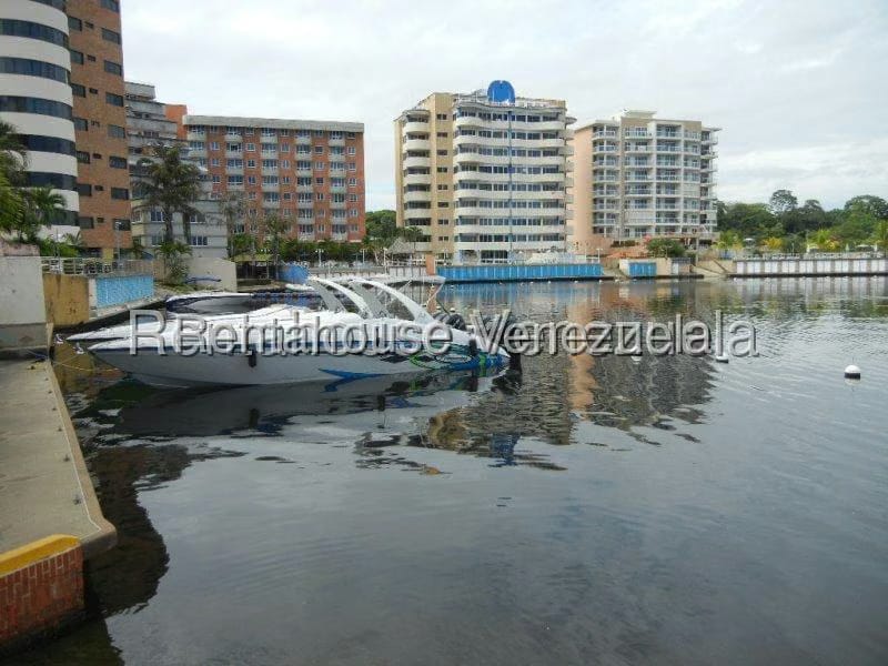 Apartamento (1 Nivel) en Alquiler en Puerto Encantado, Miranda - 14
