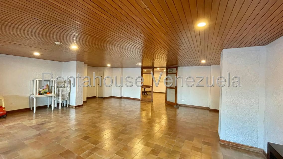 Apartamento (1 Nivel) en Venta en Los Naranjos del Cafetal, Distrito Metropolitano - 2