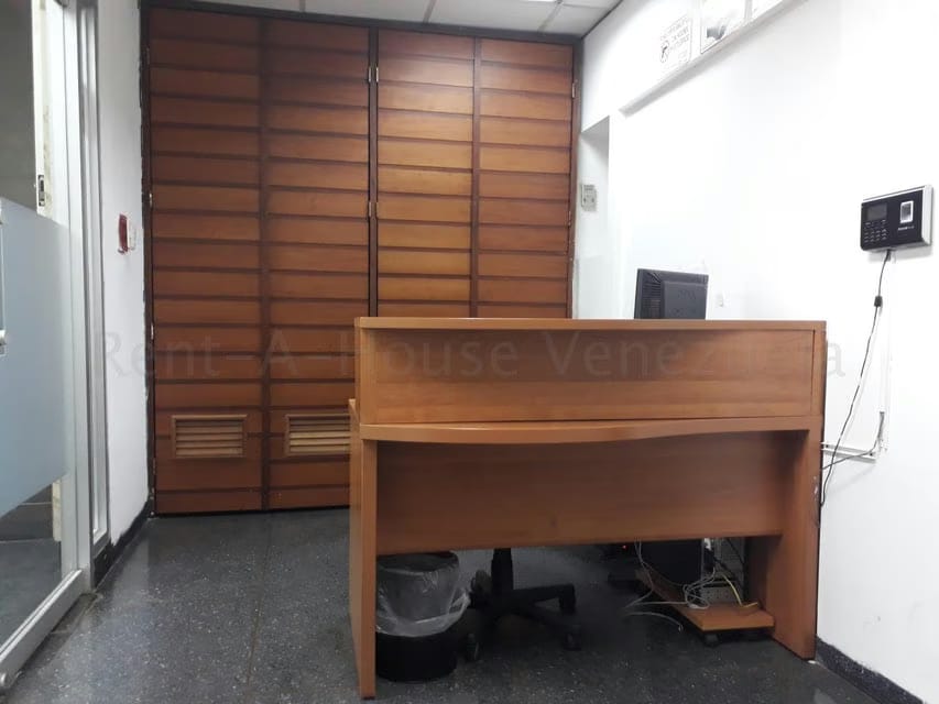 Comercial (Local Comercial) en Venta en El Rosal, Distrito Metropolitano - 2