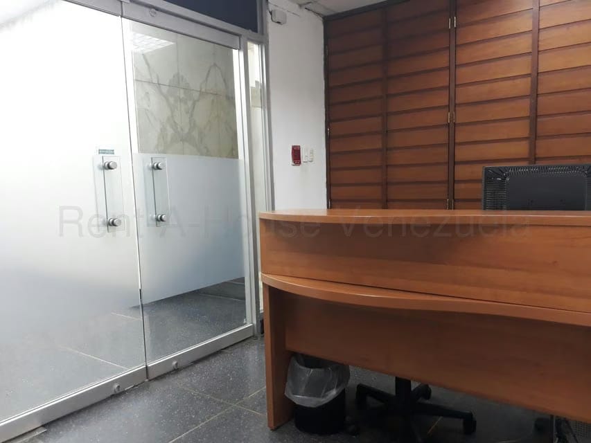 Comercial (Local Comercial) en Venta en El Rosal, Distrito Metropolitano - 3