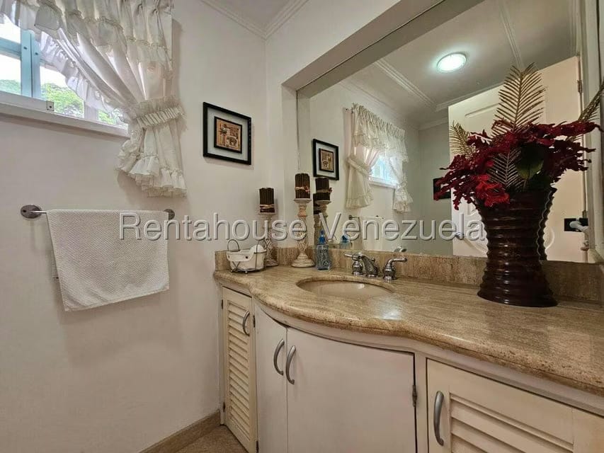 Casa (Duplex) en Venta en La Lagunita Country Club, Distrito Metropolitano - 41