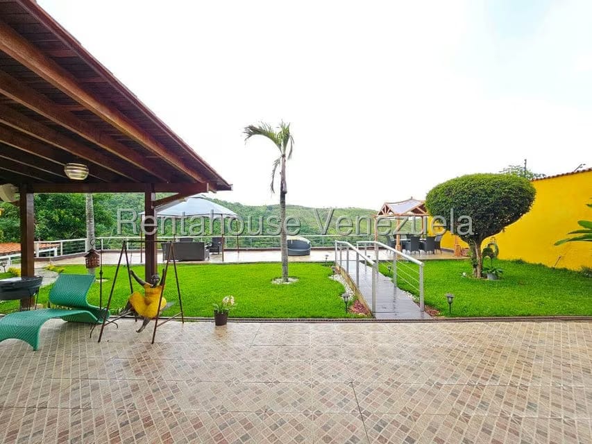 Casa (Duplex) en Venta en La Lagunita Country Club, Distrito Metropolitano - 50