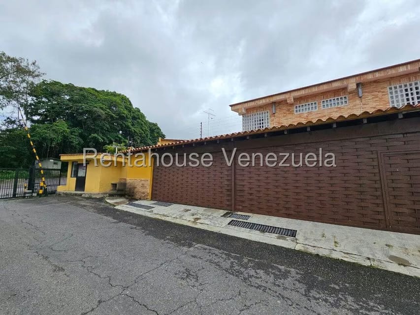 Casa (Duplex) en Venta en La Lagunita Country Club, Distrito Metropolitano - 71