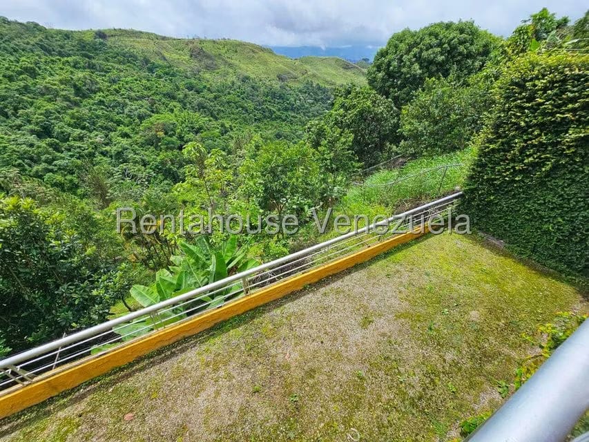 Casa (Duplex) en Venta en La Lagunita Country Club, Distrito Metropolitano - 78