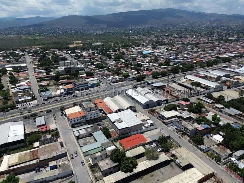 Comercial (Galpon - Deposito) en Venta en Parroquia Juan de Villegas, Lara - 27