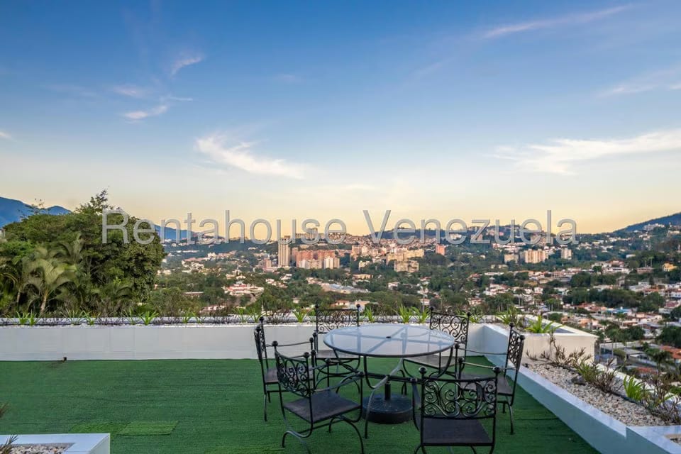 Casa (Multipes Niveles) en Venta en Prados del Este, Distrito Metropolitano - 22