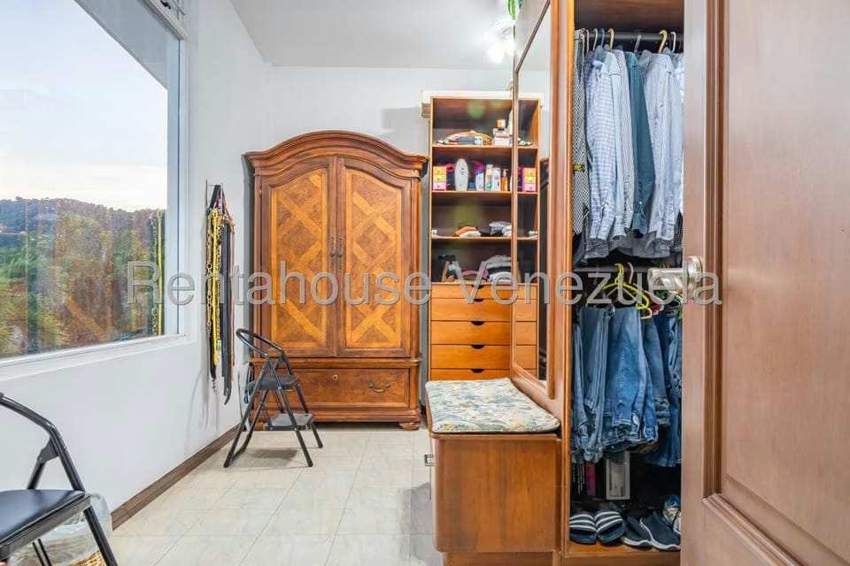 Casa (Multipes Niveles) en Venta en Prados del Este, Distrito Metropolitano - 25