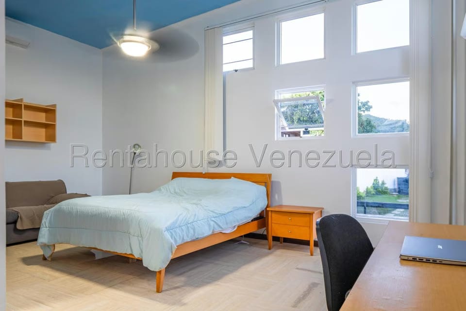Casa (Multipes Niveles) en Venta en Prados del Este, Distrito Metropolitano - 26