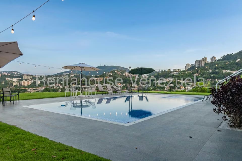 Casa (Multipes Niveles) en Venta en Prados del Este, Distrito Metropolitano - 29
