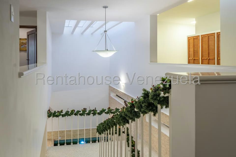Casa (Multipes Niveles) en Venta en Prados del Este, Distrito Metropolitano - 9