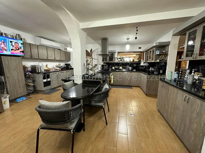 Casa (Multipes Niveles) en Venta en El Cafetal, Distrito Metropolitano - 12