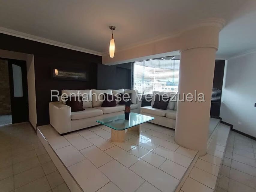 Apartamento (Duplex) en Venta en La Granja, Carabobo - 4