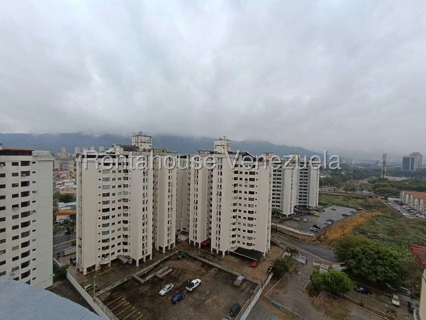 Apartamento (Duplex) en Venta en La Granja, Carabobo - 33