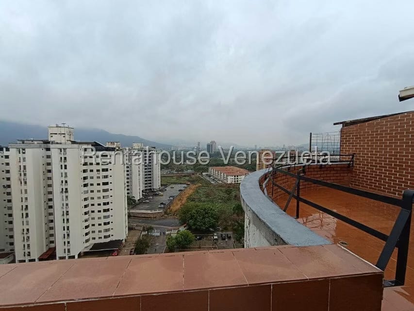 Apartamento (Duplex) en Venta en La Granja, Carabobo - 37