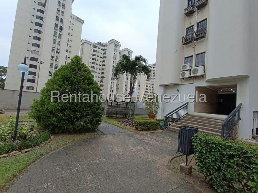 Apartamento (Duplex) en Venta en La Granja, Carabobo - 40