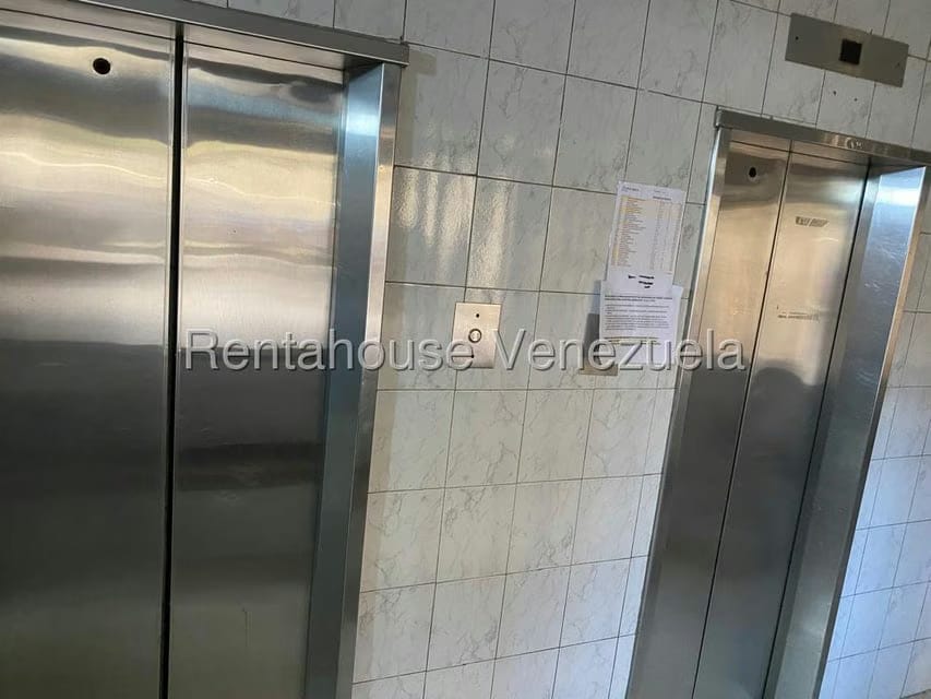 Apartamento (1 Nivel) en Venta en Parroquia San Juan, Distrito Metropolitano - 2