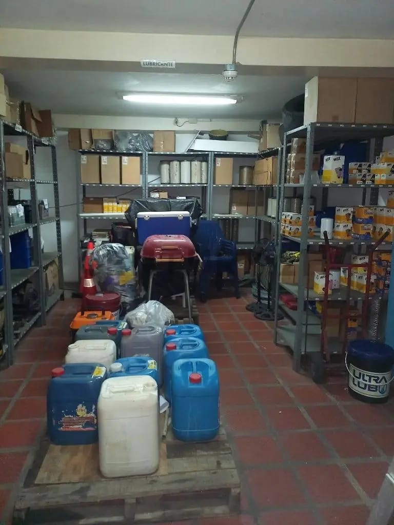 Local Comercial Circunvalacion 1 - 6