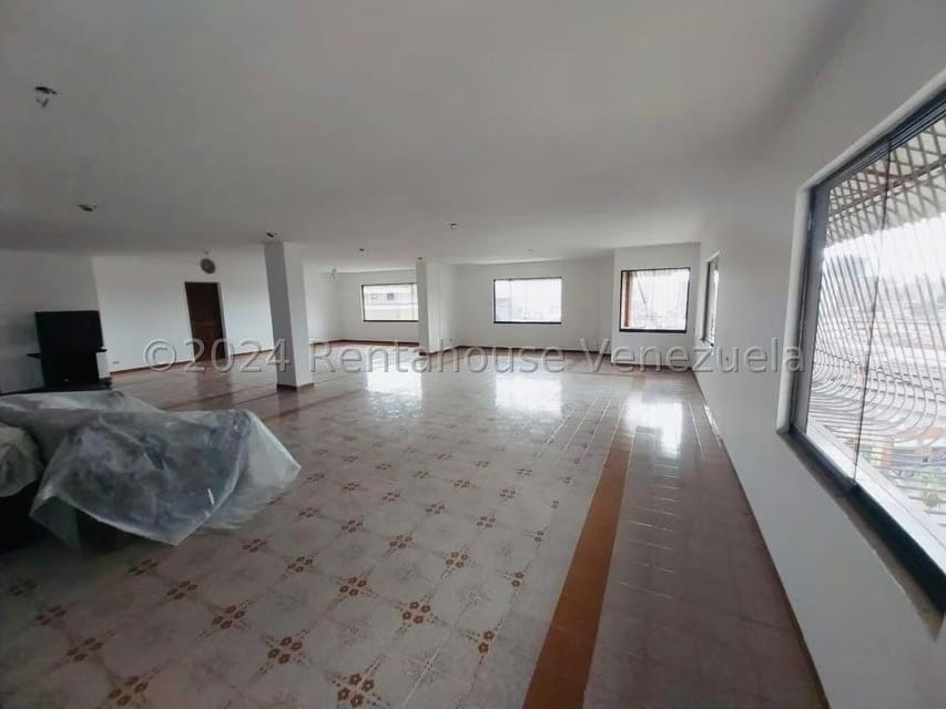 Apartamento (1 Nivel) en Venta en El Marques, Distrito Metropolitano - 11