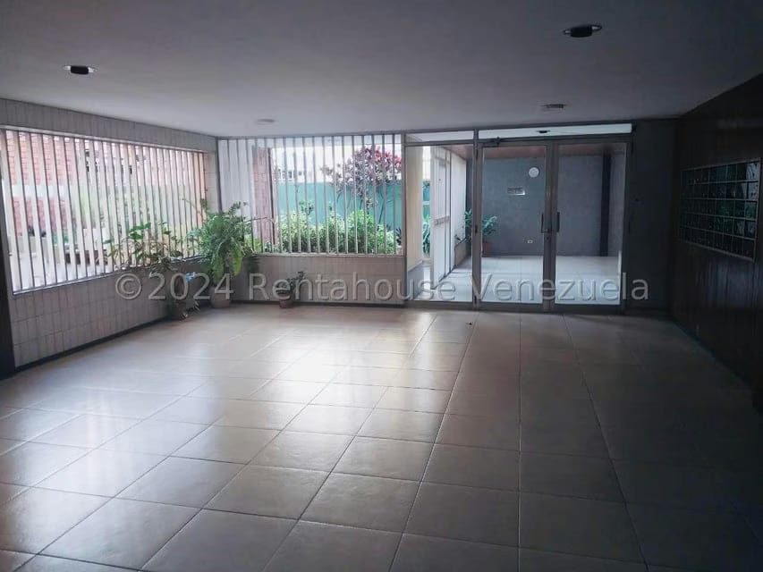 Apartamento (1 Nivel) en Venta en El Marques, Distrito Metropolitano - 3