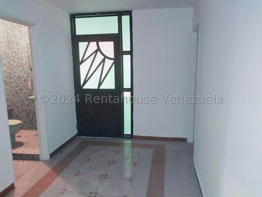 Apartamento (1 Nivel) en Venta en El Marques, Distrito Metropolitano - 28