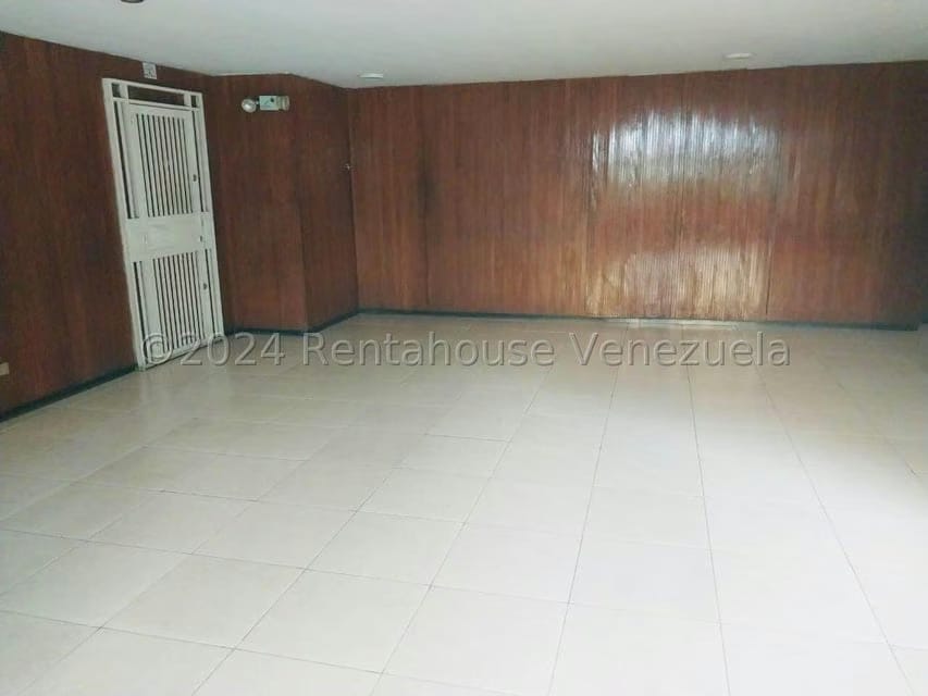 Apartamento (1 Nivel) en Venta en El Marques, Distrito Metropolitano - 4