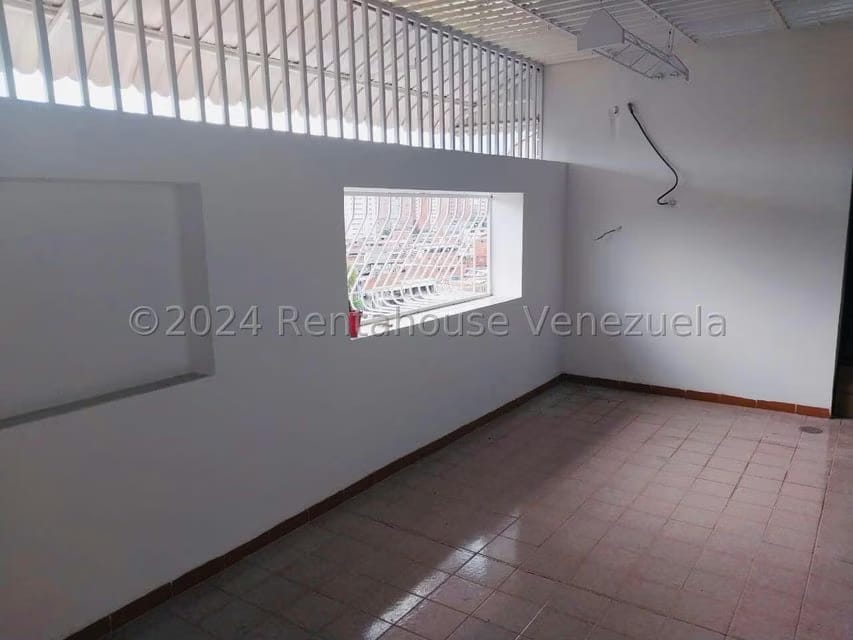 Apartamento (1 Nivel) en Venta en El Marques, Distrito Metropolitano - 33