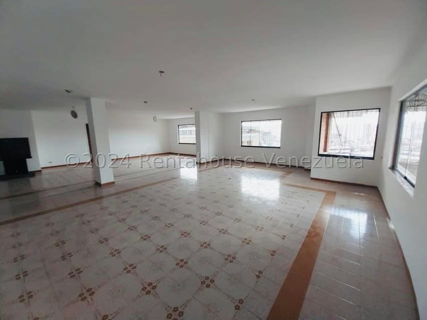 Apartamento (1 Nivel) en Venta en El Marques, Distrito Metropolitano - 9