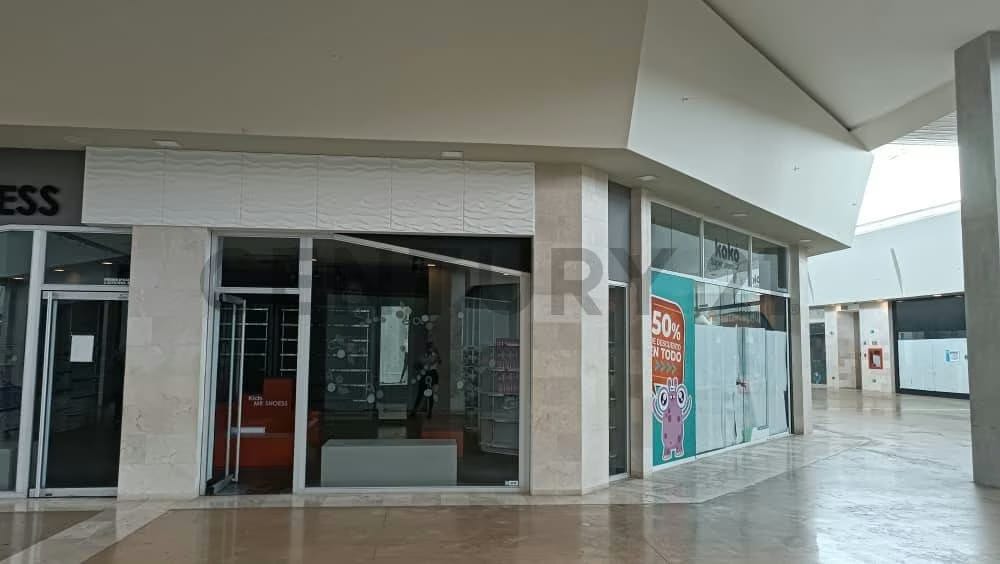 Local Comercial para zapatería, disponible para alquiler - 3