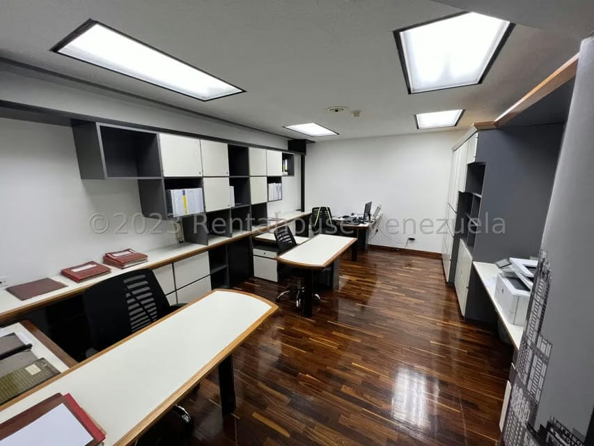 Comercial (Oficina) en Venta en Los Palos Grandes, Distrito Metropolitano - 13