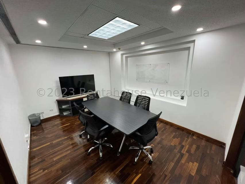 Comercial (Oficina) en Venta en Los Palos Grandes, Distrito Metropolitano - 8