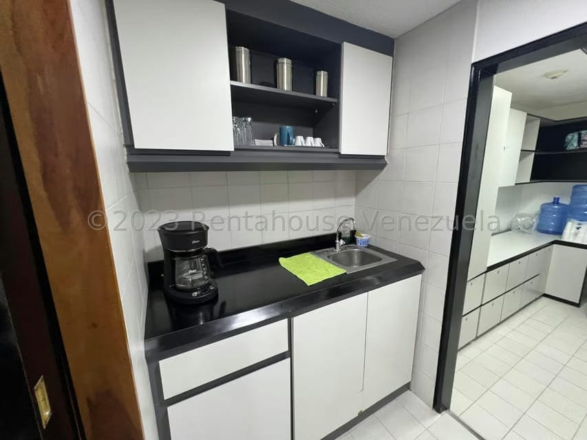 Comercial (Oficina) en Venta en Los Palos Grandes, Distrito Metropolitano - 10