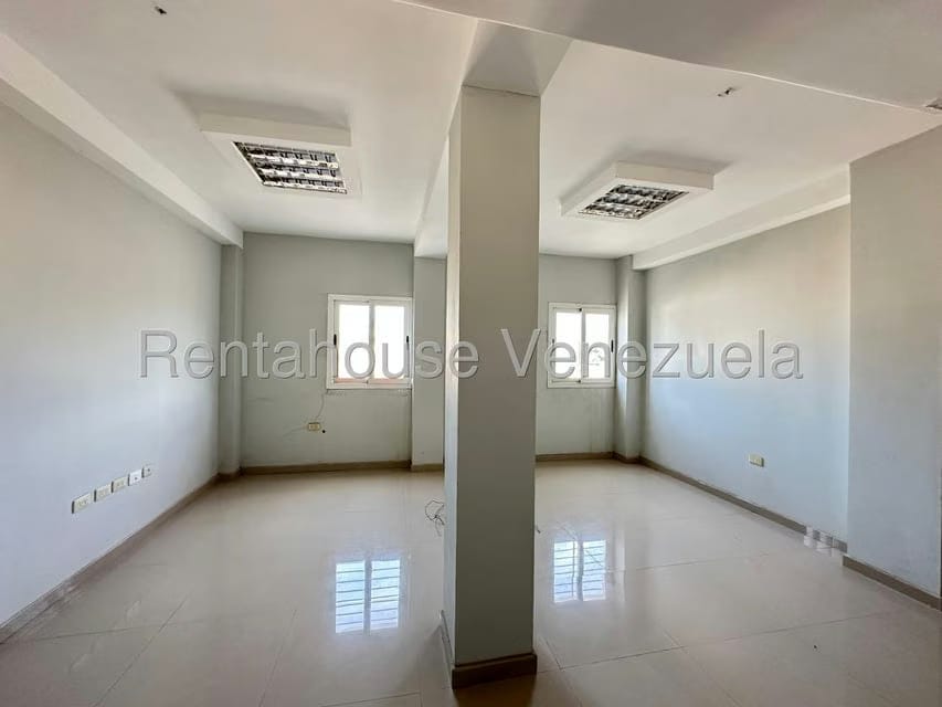 Comercial (Edificio) en Alquiler en Centro, Falcon - 26