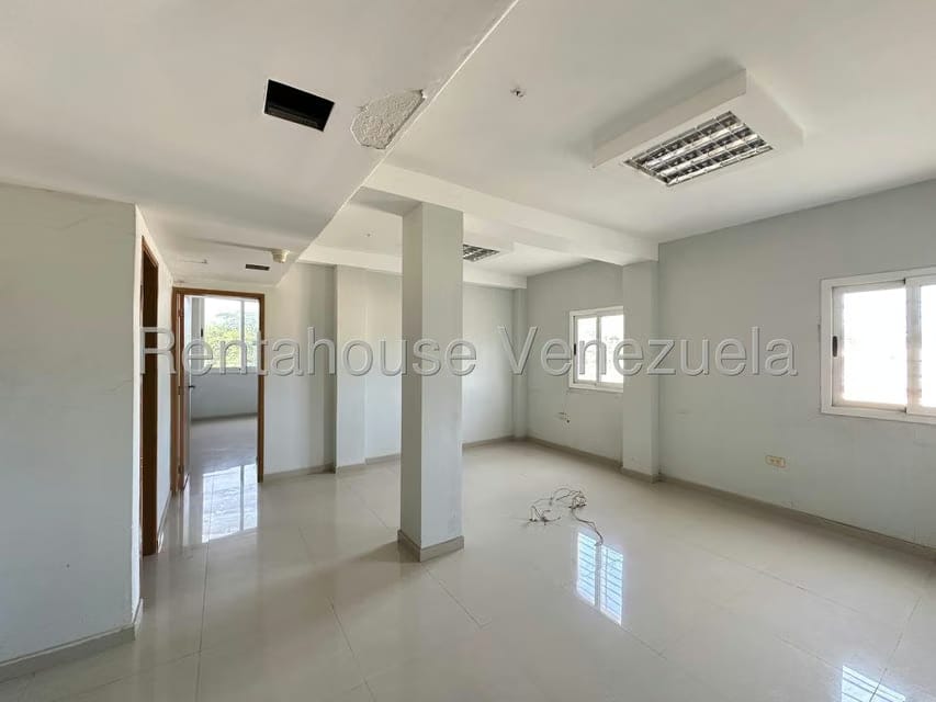 Comercial (Edificio) en Alquiler en Centro, Falcon - 28