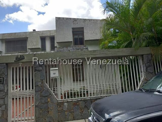 Casa (Multipes Niveles) en Venta en Colinas de Santa Monica, Distrito Metropolitano - 3