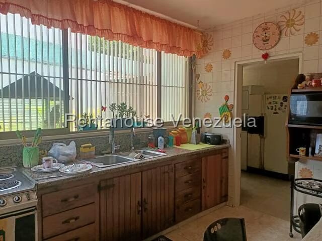 Casa (Multipes Niveles) en Venta en Colinas de Santa Monica, Distrito Metropolitano - 23